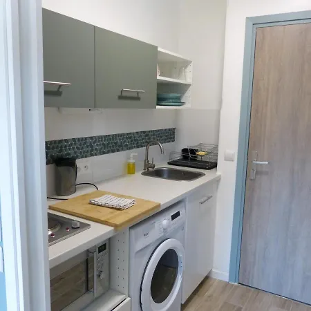 Et Bureau Propre, Fonctionnel Appartement