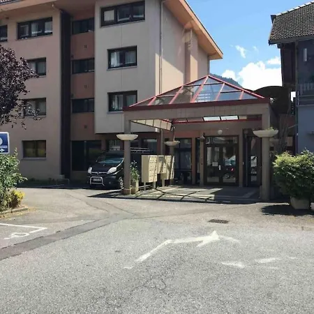 Appartement Et Bureau Propre, Fonctionnel Cluses